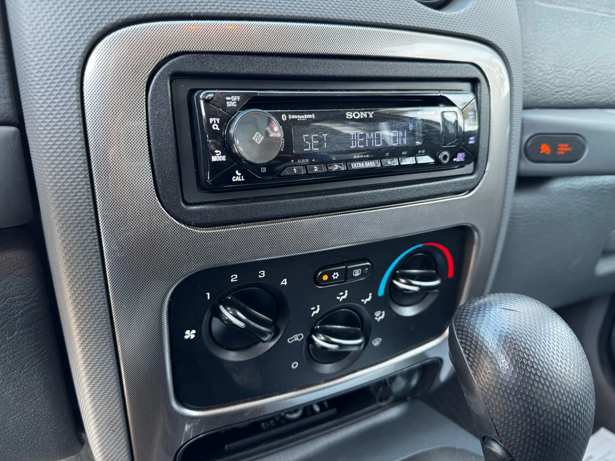 Used 2005 Jeep Liberty Renegade image 17