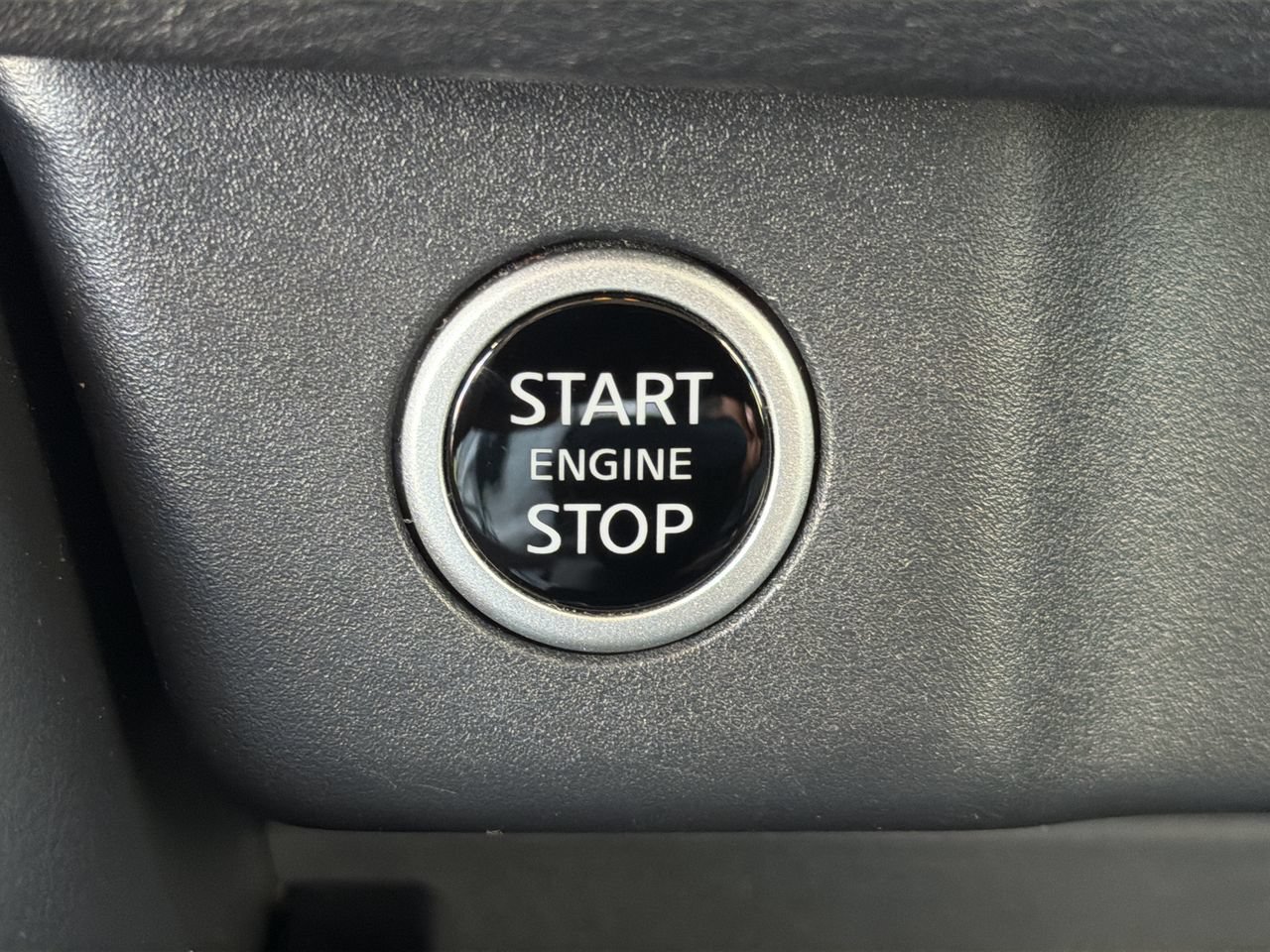 Used 2023 Nissan Rogue SV FWD image 27