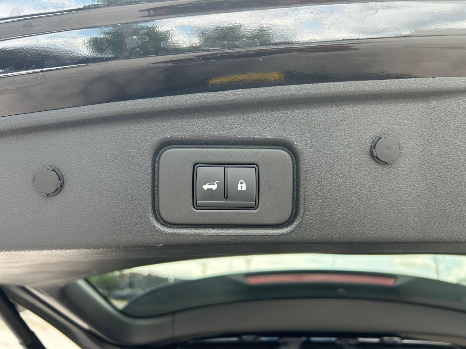 Used 2025 Nissan Pathfinder SV FWD image 20