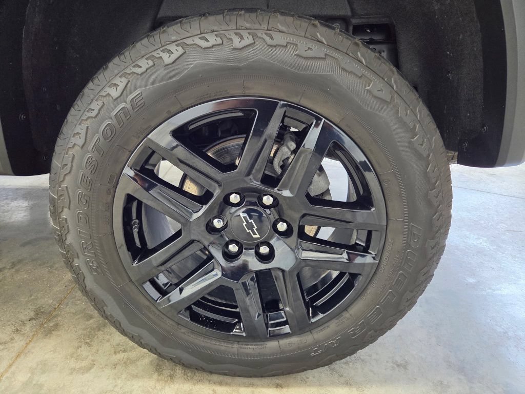 Used 2023 Chevrolet Colorado Trail Boss w/ Technology Package AWD/4WD image 15