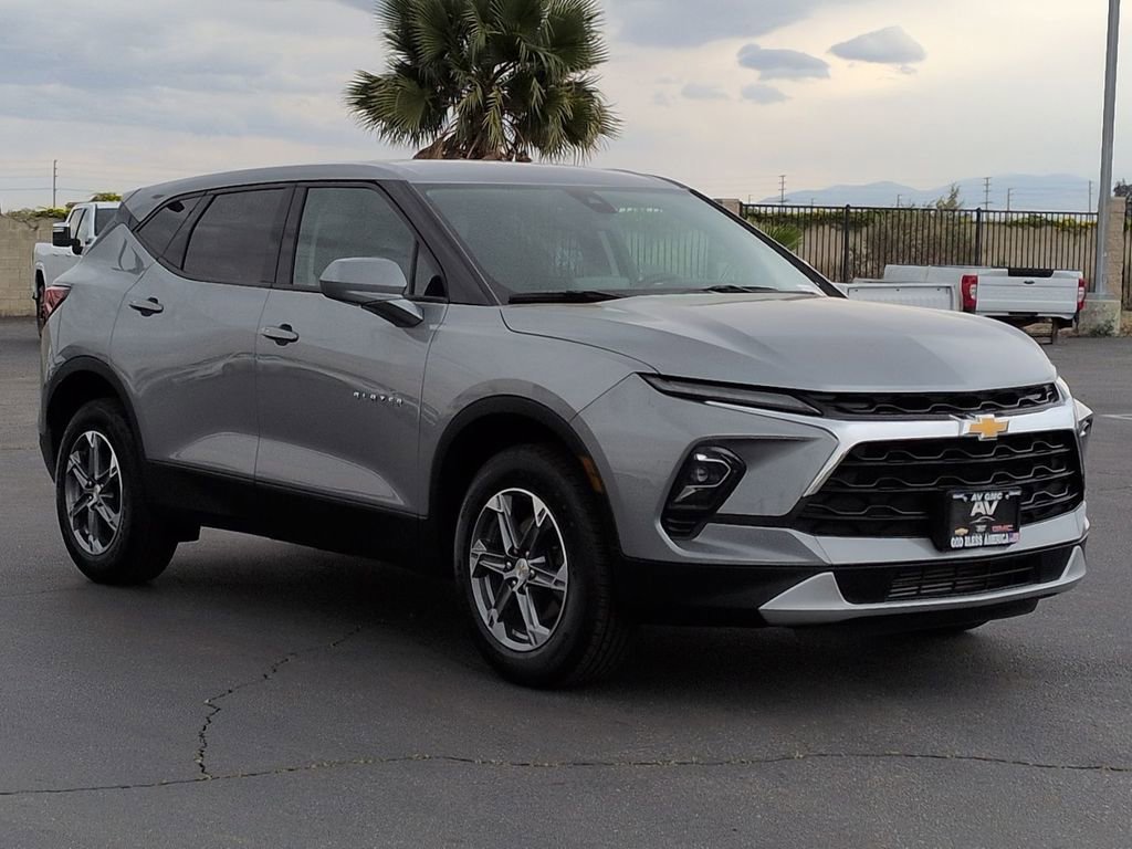 Used 2024 Chevrolet Blazer LT w/ Driver Confidence Package image 11