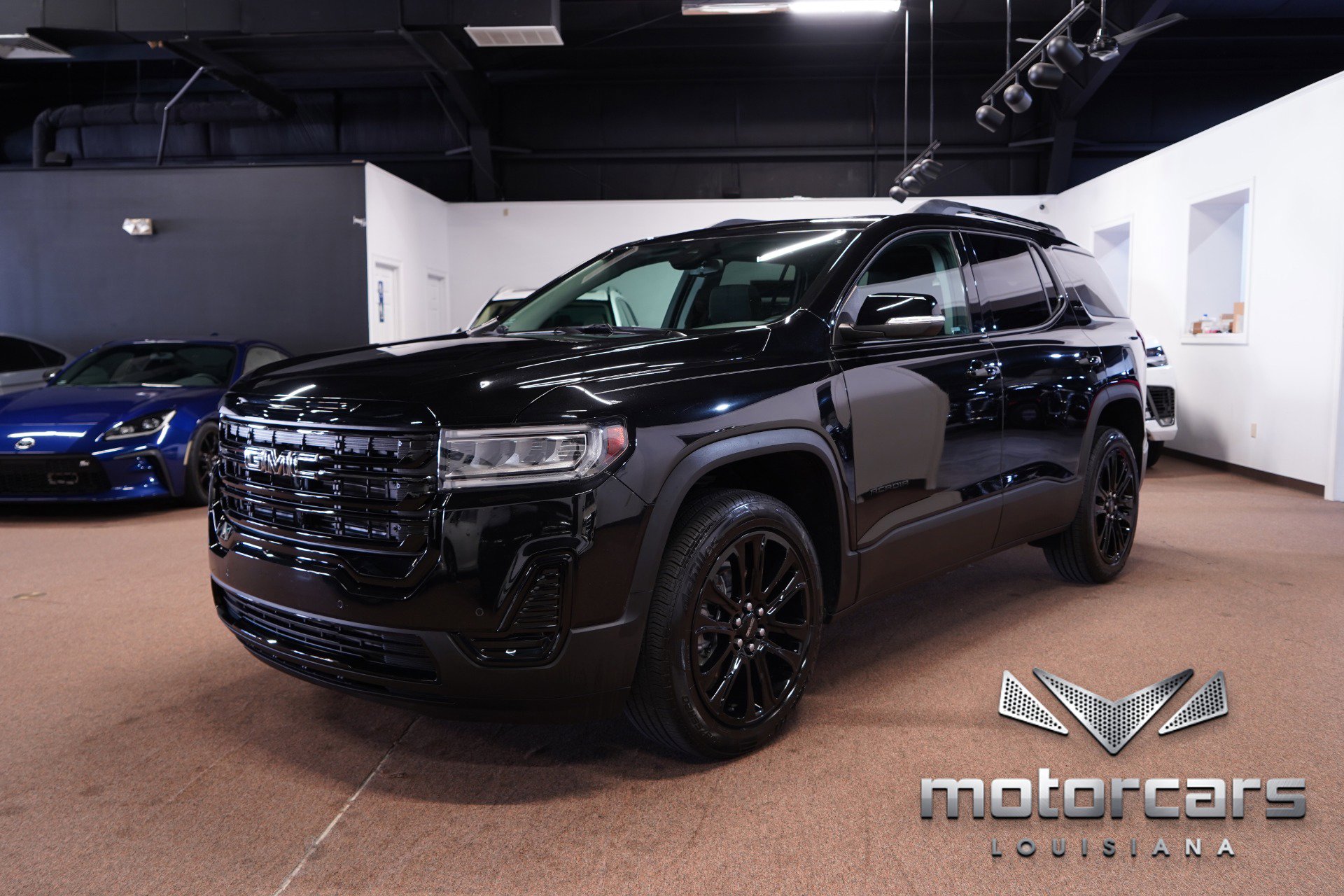 Used 2022 GMC Acadia SLE w/ Driver Convenience Package image 3