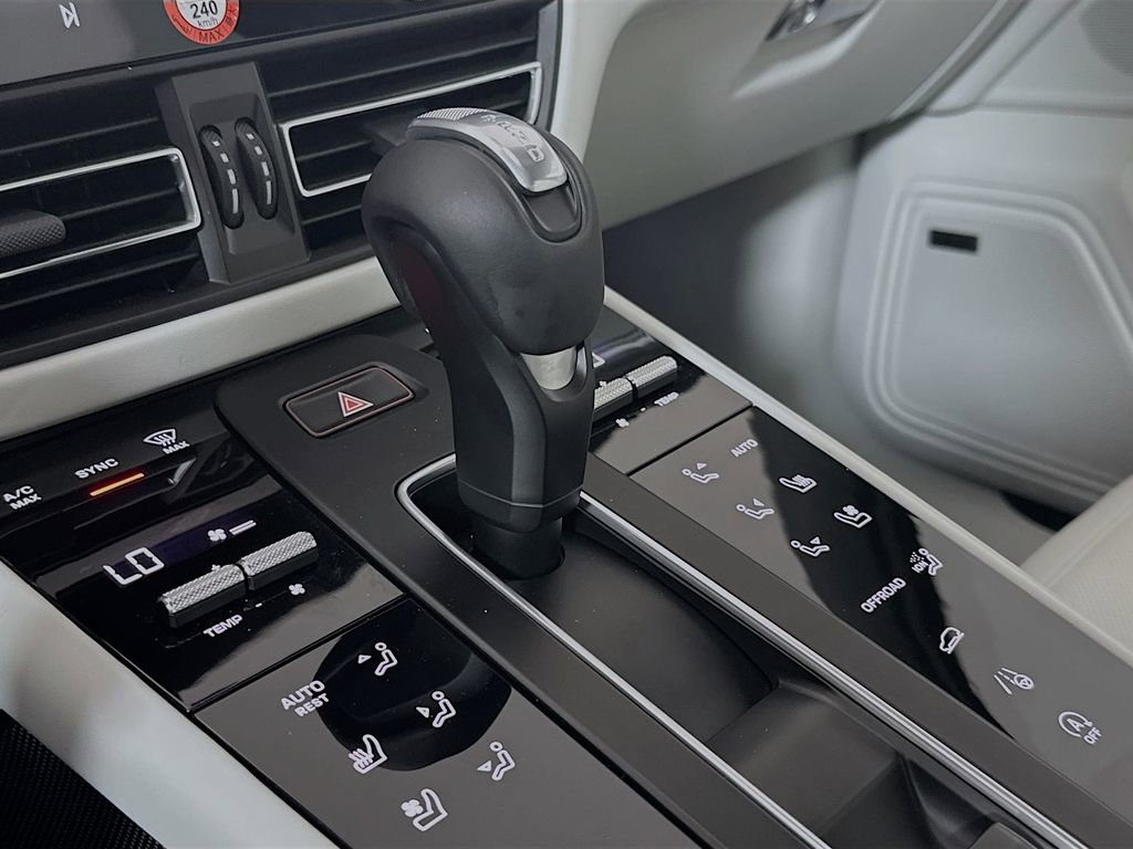 New 2026 Porsche Macan Turbo AWD/4WD image 19