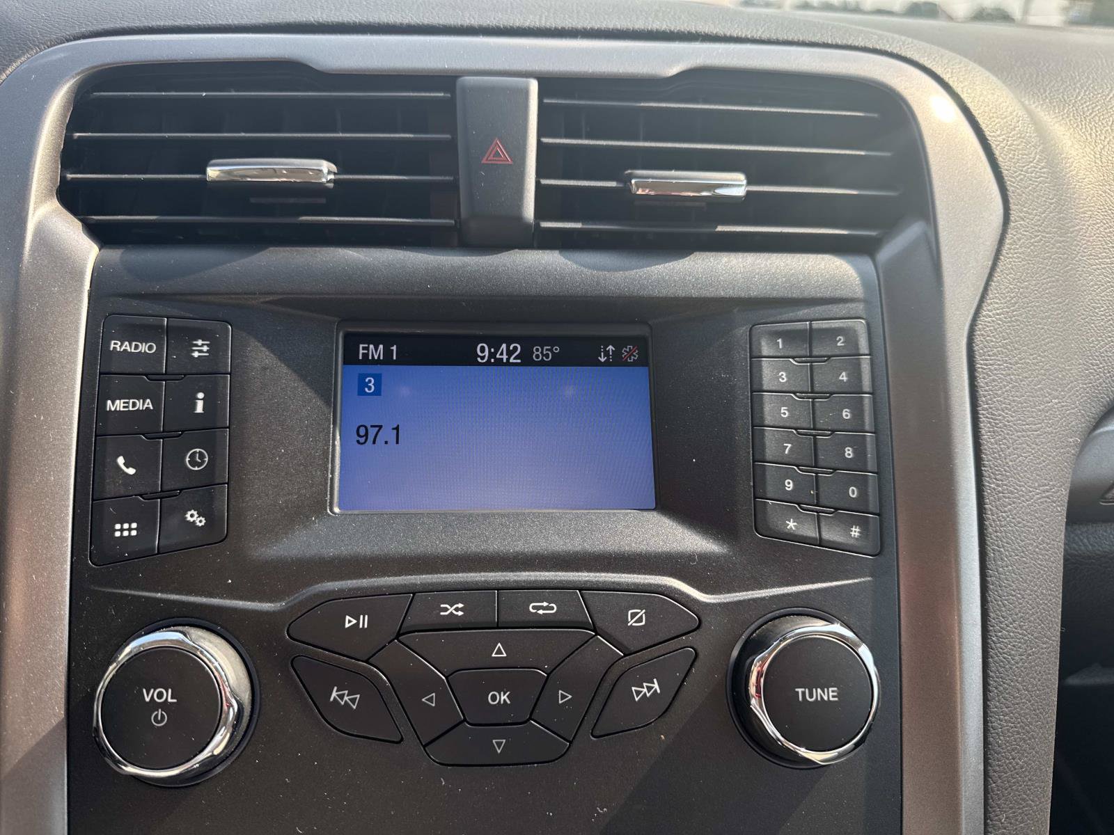 Used 2020 Ford Fusion S FWD image 24