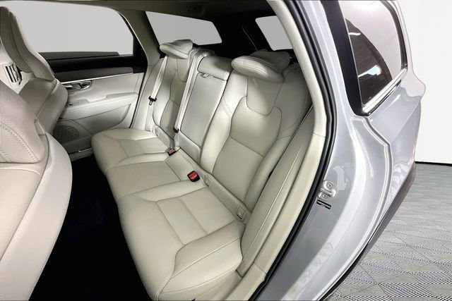 Used 2025 Volvo V90 B6 Cross Country Plus w/ Protection Package Premier AWD/4WD image 19