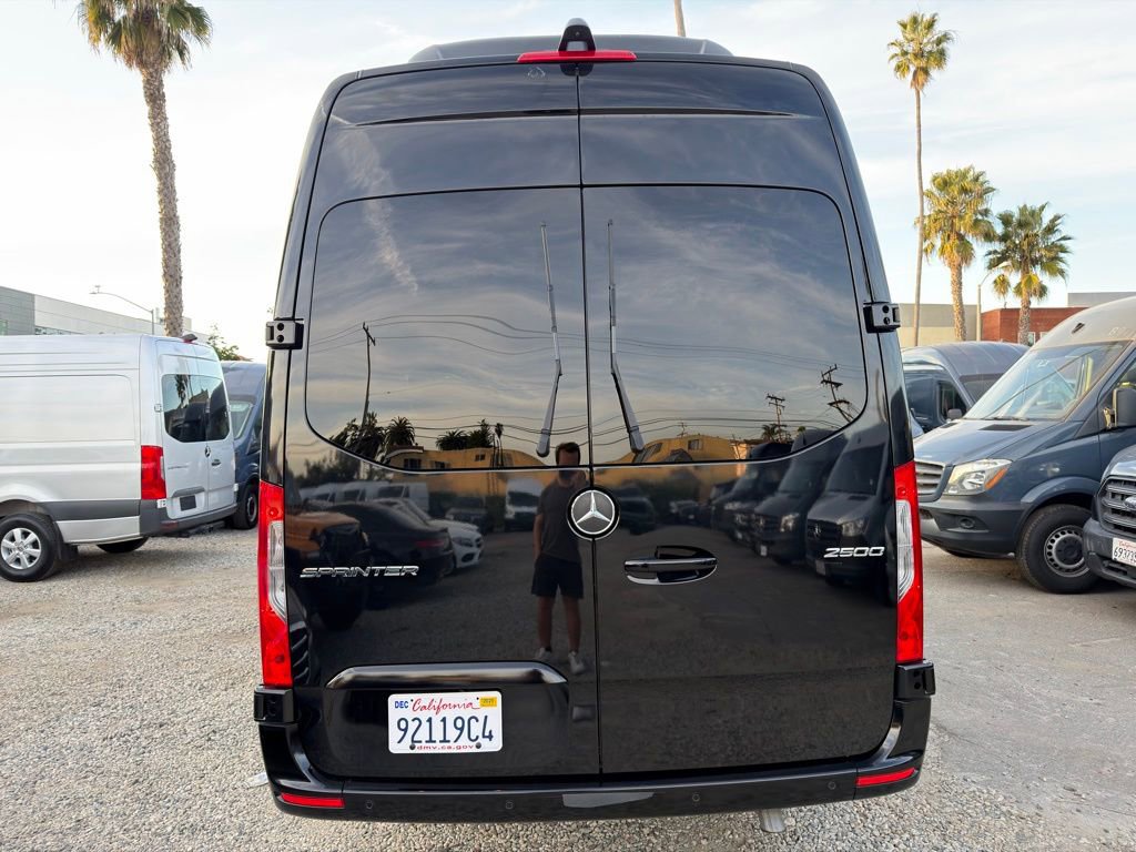 Used 2024 Mercedes-Benz Sprinter 2500 image 5