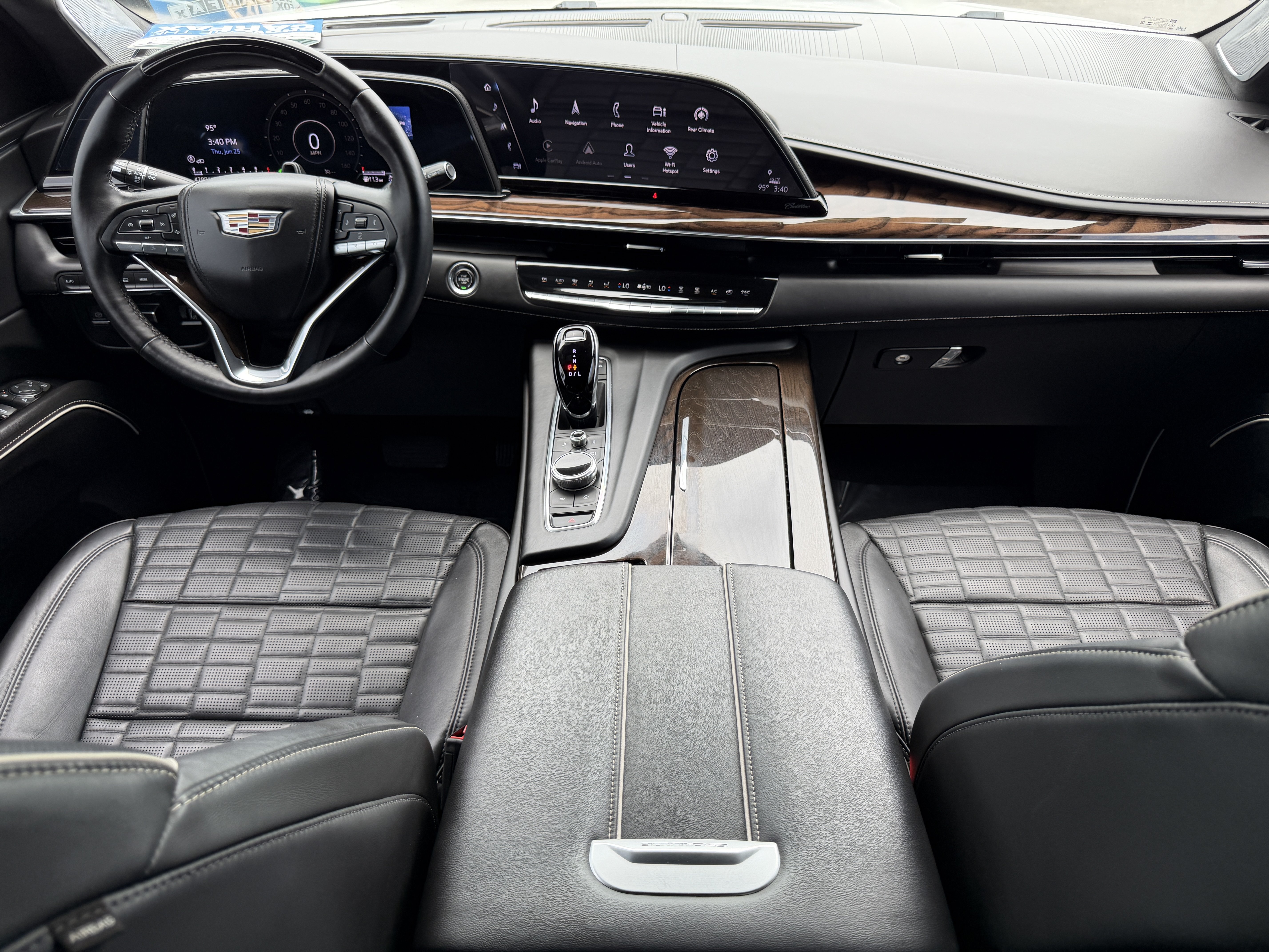 Certified 2023 Cadillac Escalade ESV Sport Platinum w/ LPO, ONYX Package AWD/4WD image 15