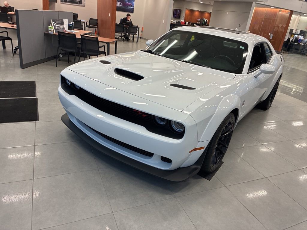 Used 2022 Dodge Challenger R/T Scat Pack RWD image 5