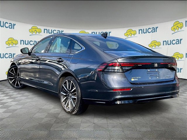 Used 2023 Honda Accord Touring image 2