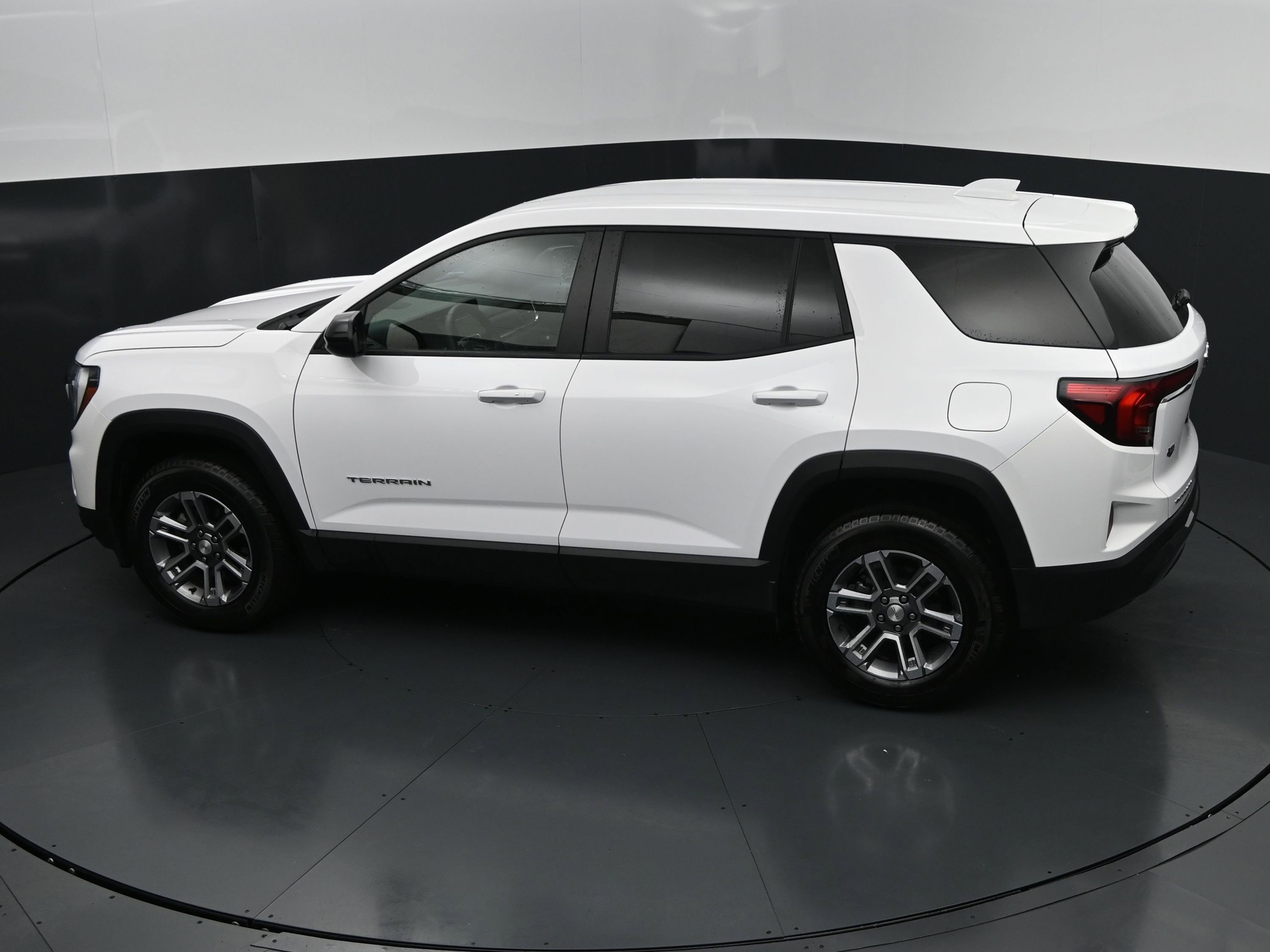 Used 2026 GMC Terrain Elevation FWD image 30
