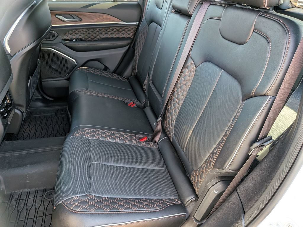 Used 2024 Jeep Grand Cherokee Summit w/ High Altitude Package AWD/4WD image 26