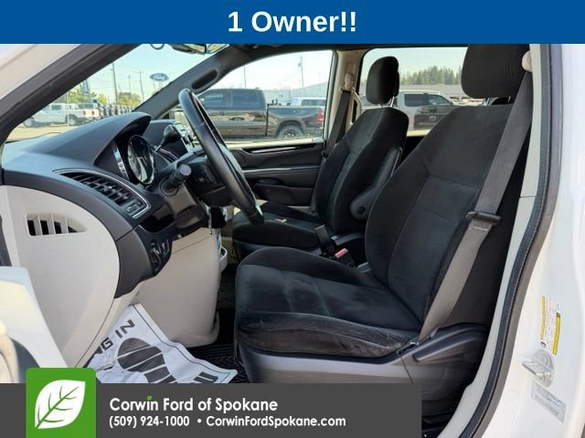 Used 2016 Dodge Grand Caravan SE FWD image 2