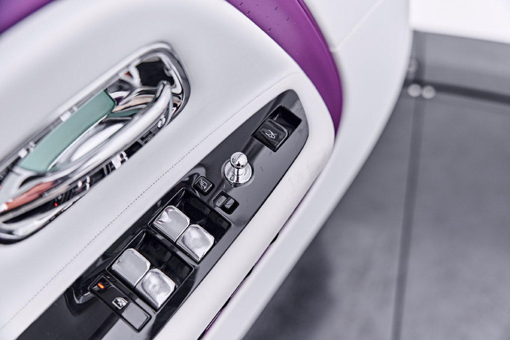 Used 2024 Rolls-Royce Spectre w/ Spectre Launch Package AWD/4WD image 32