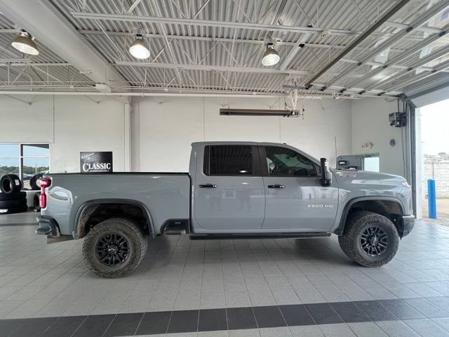Used 2024 Chevrolet Silverado 2500 ZR2 w/ Technology Package AWD/4WD image 3