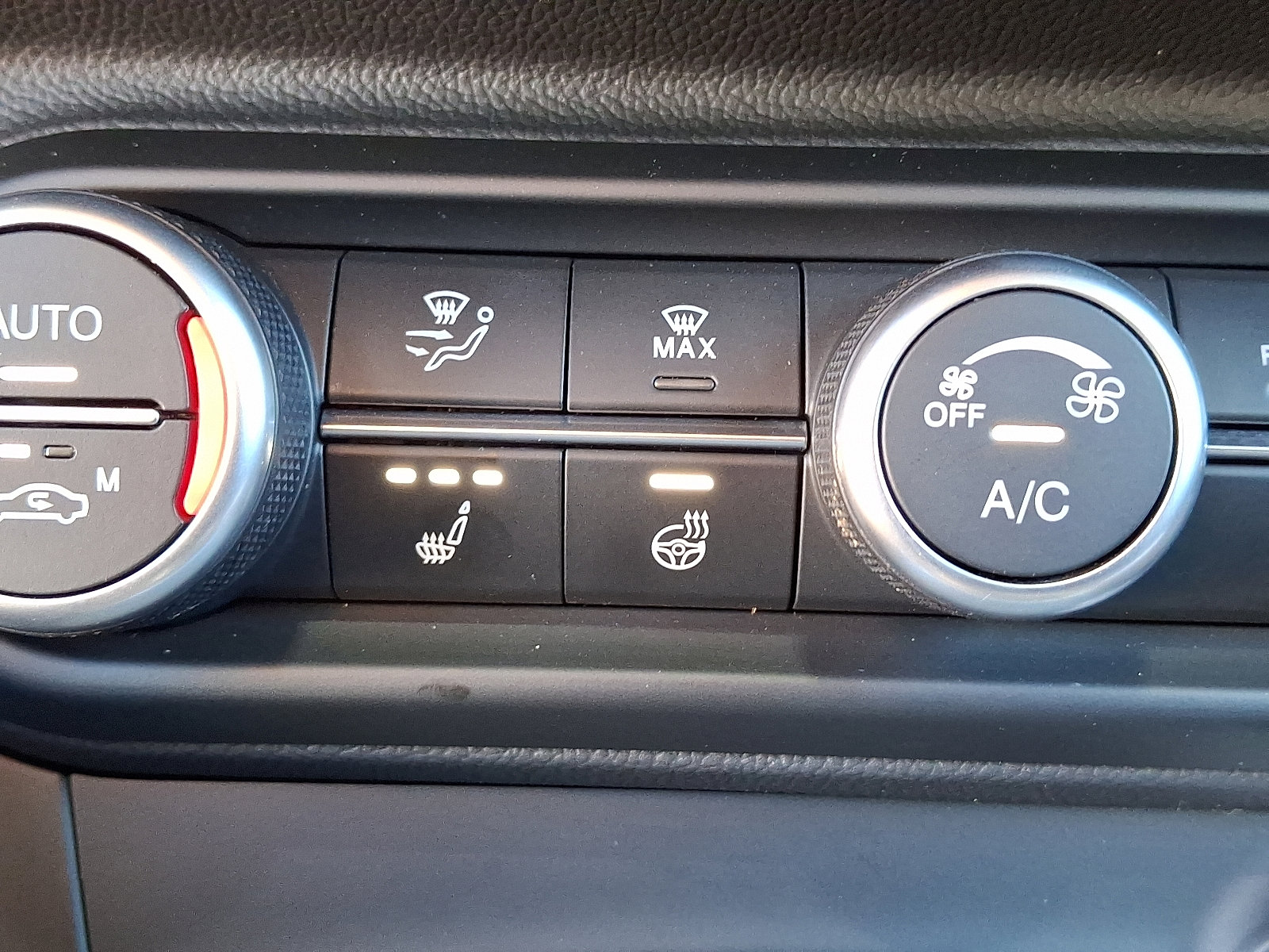 Used 2022 Alfa Romeo Stelvio Ti image 27