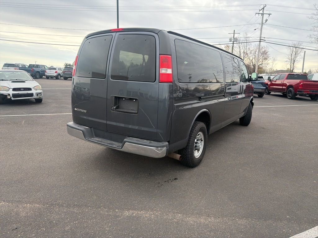 Used 2017 Chevrolet Express 3500 LT w/ LT Preferred Equipment Group RWD image 7