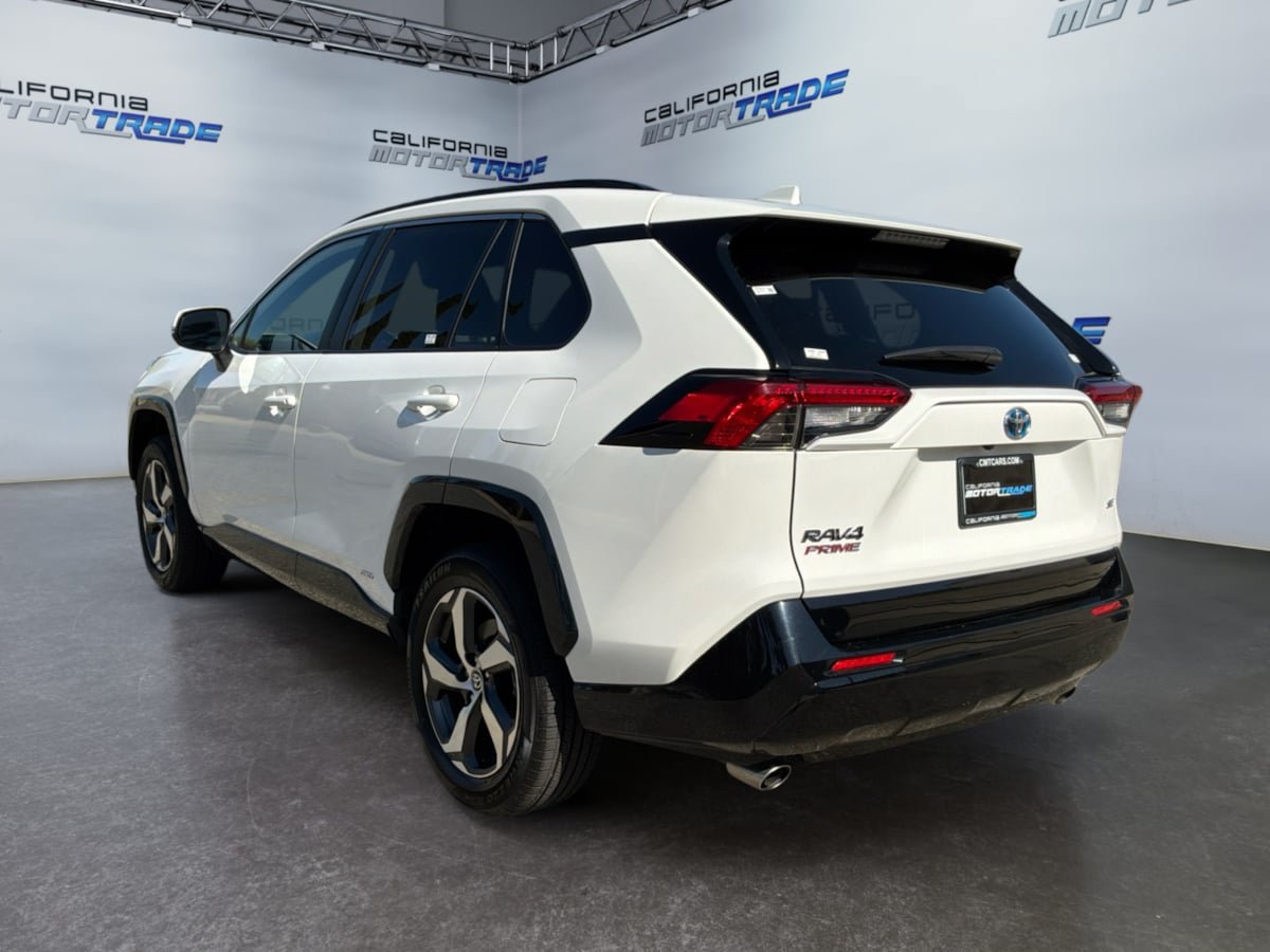 Used 2023 Toyota RAV4 SE w/ Weather & Moonroof Package AWD/4WD image 7