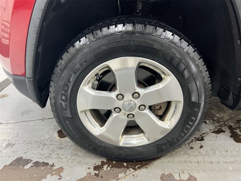 Used 2011 Jeep Grand Cherokee Overland image 26