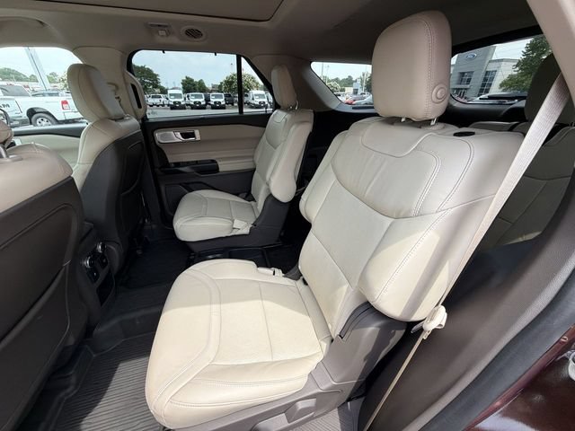 Certified 2020 Ford Explorer Platinum w/ Premium Technology Package AWD/4WD image 28