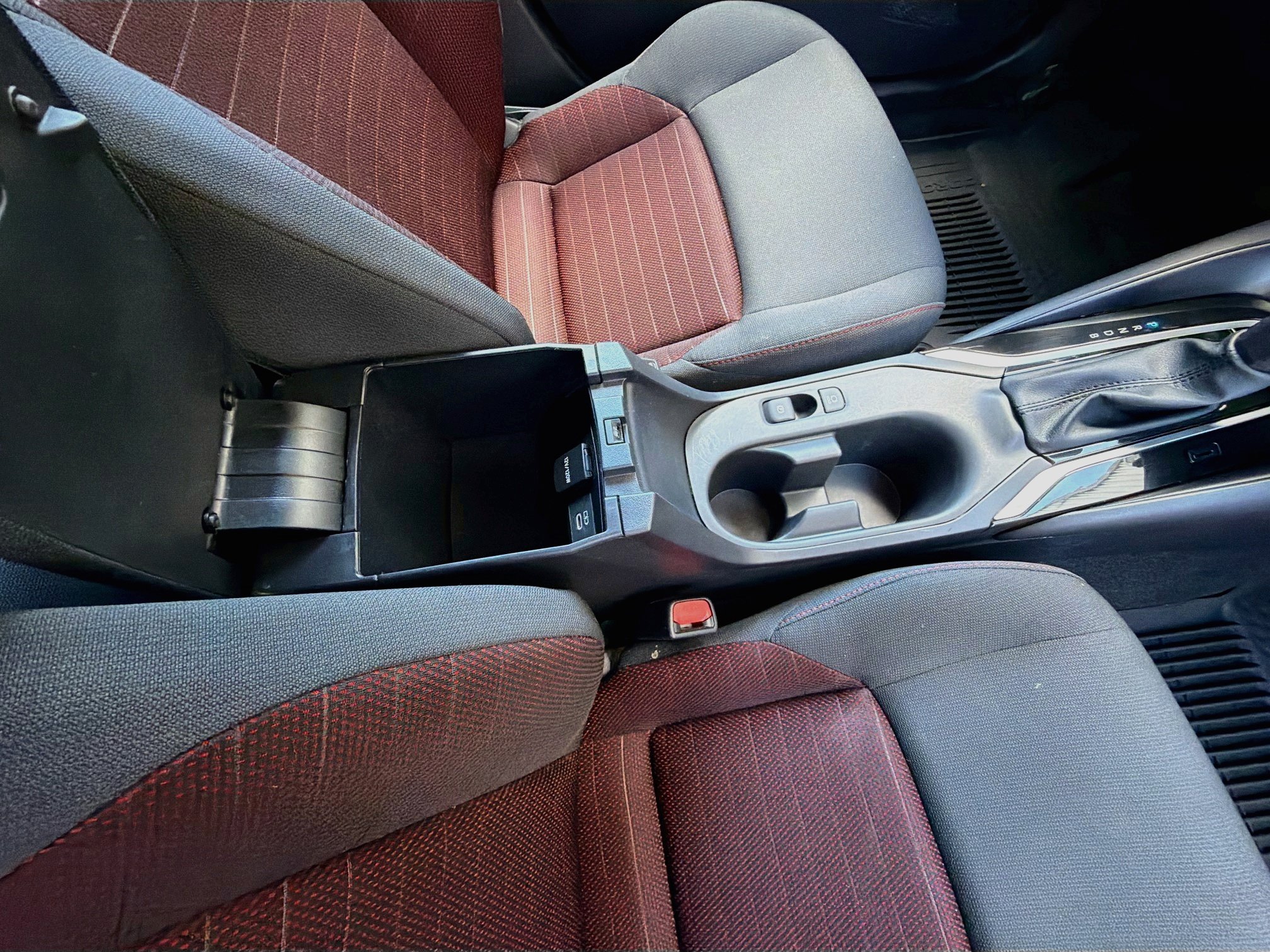 Used 2026 Toyota Corolla SE FWD image 29