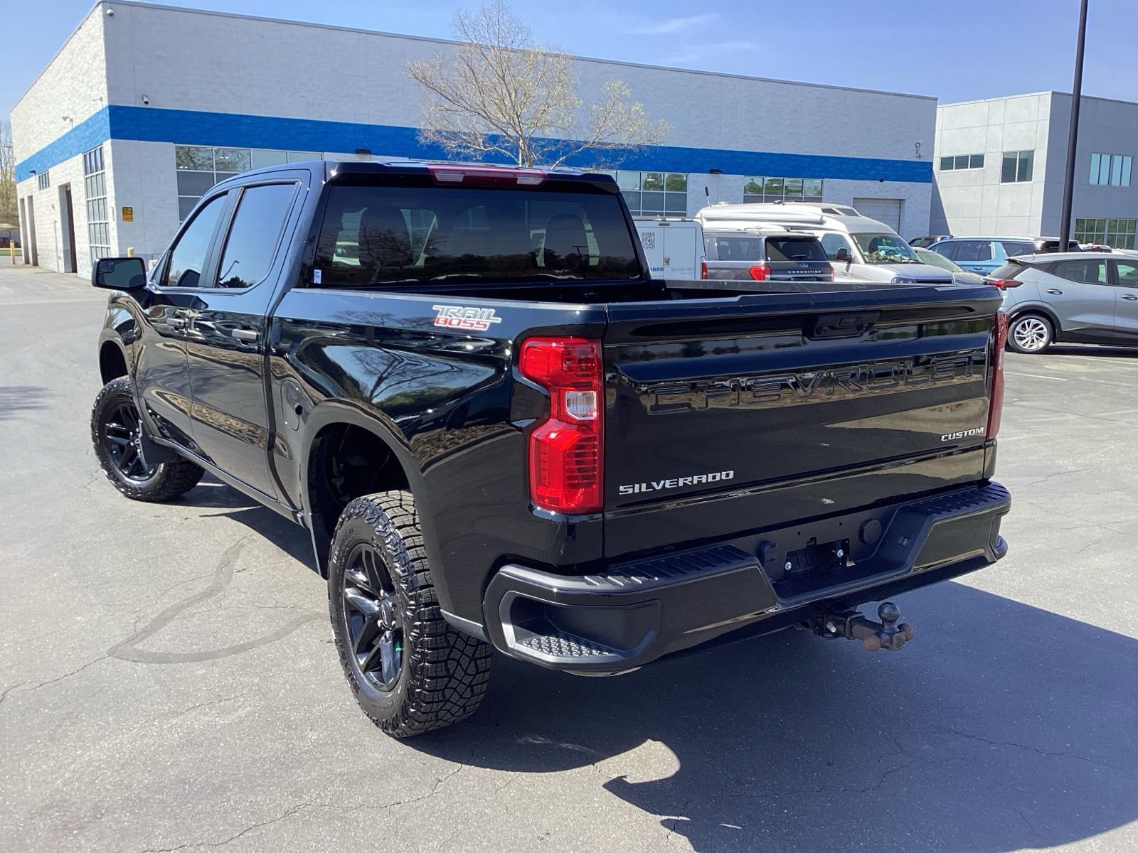 Used 2025 Chevrolet Silverado 1500 Custom Trail Boss image 2