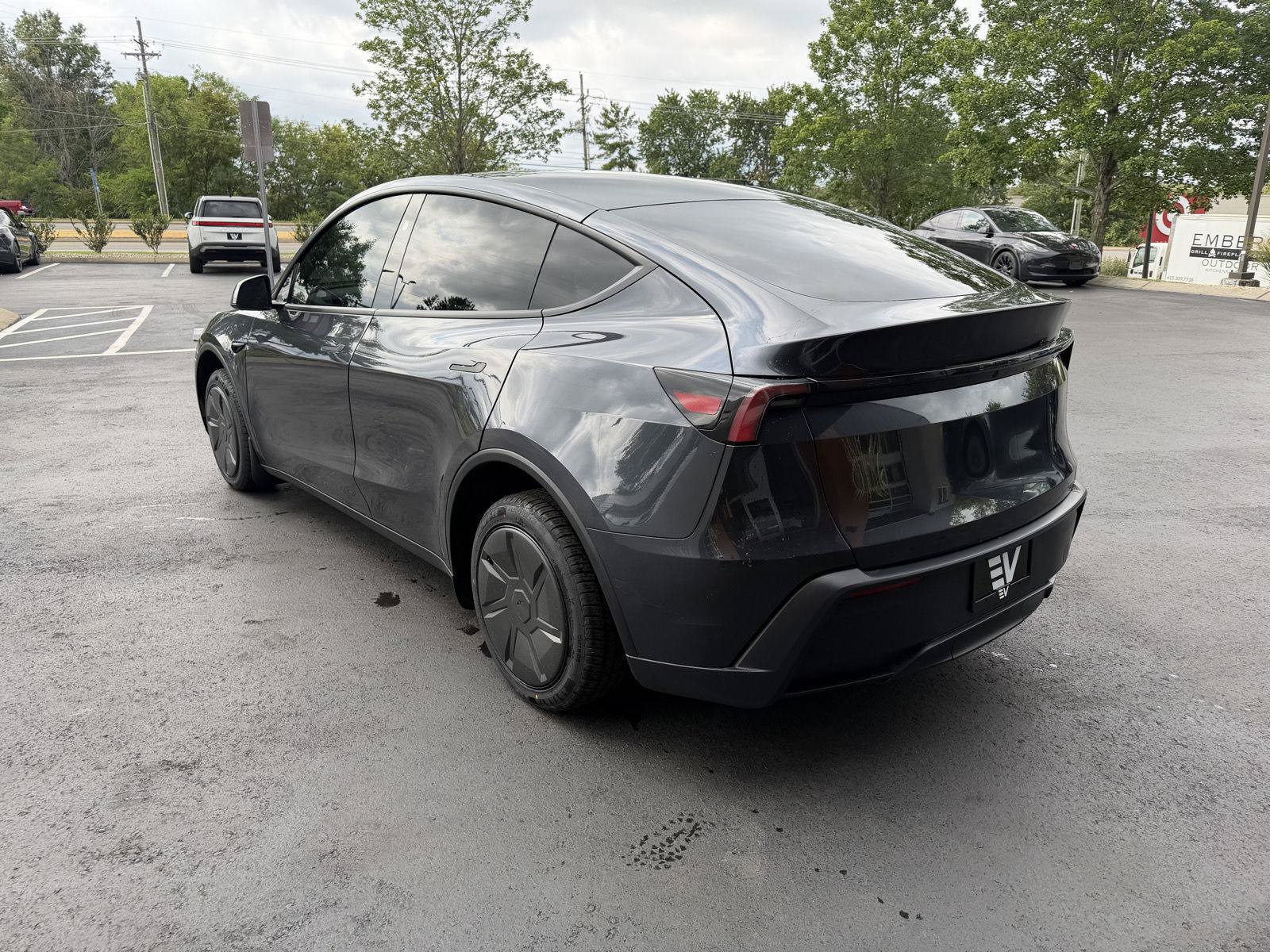 Used 2026 Tesla Model Y 2WD image 6