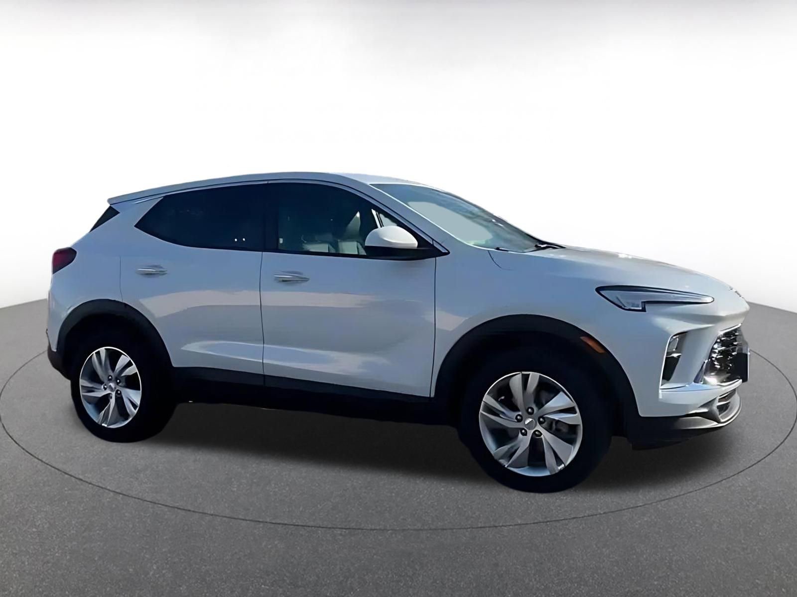 Used 2025 Buick Encore GX Preferred image 3