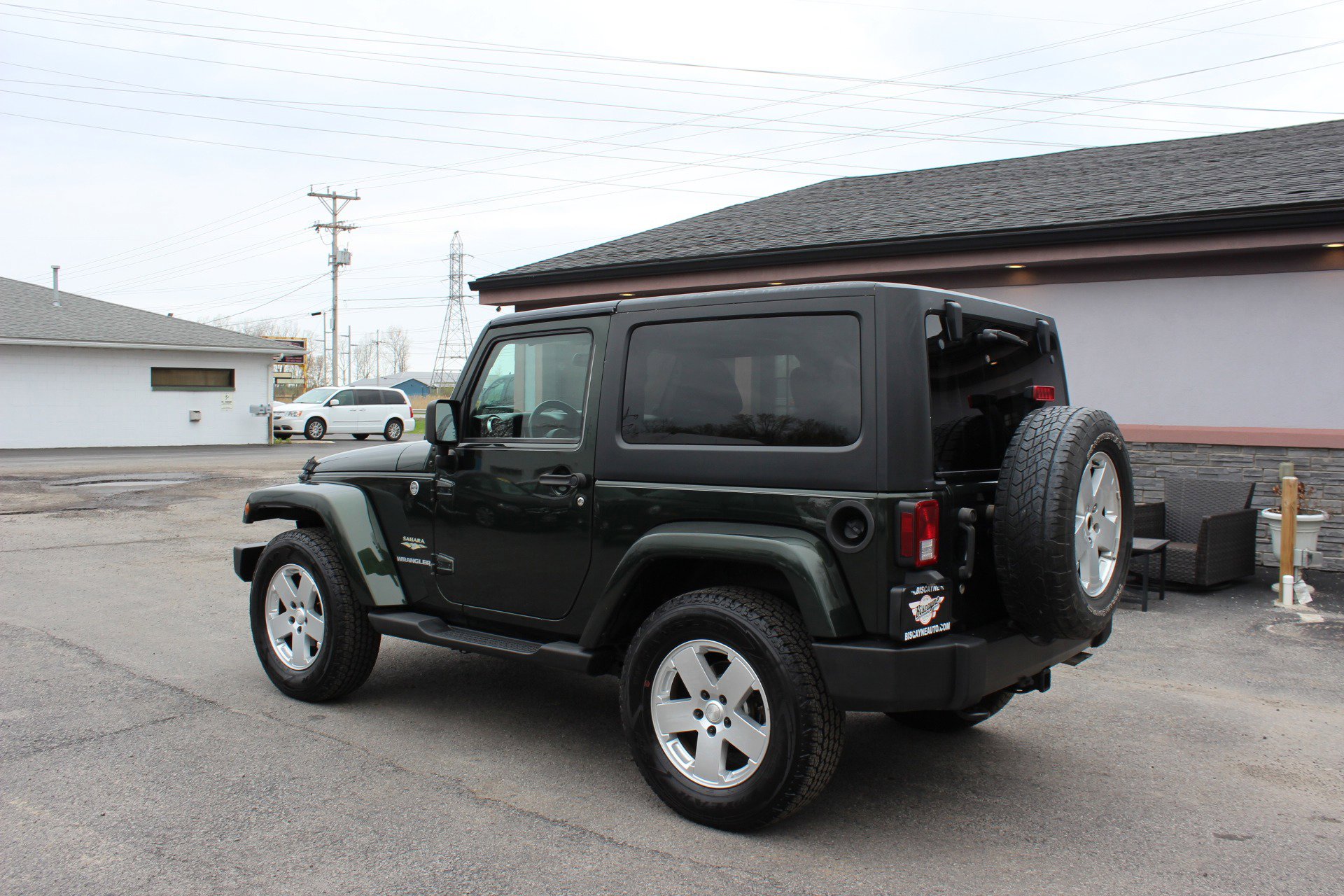 Used 2011 Jeep Wrangler Sahara w/ Connectivity Group AWD/4WD image 9