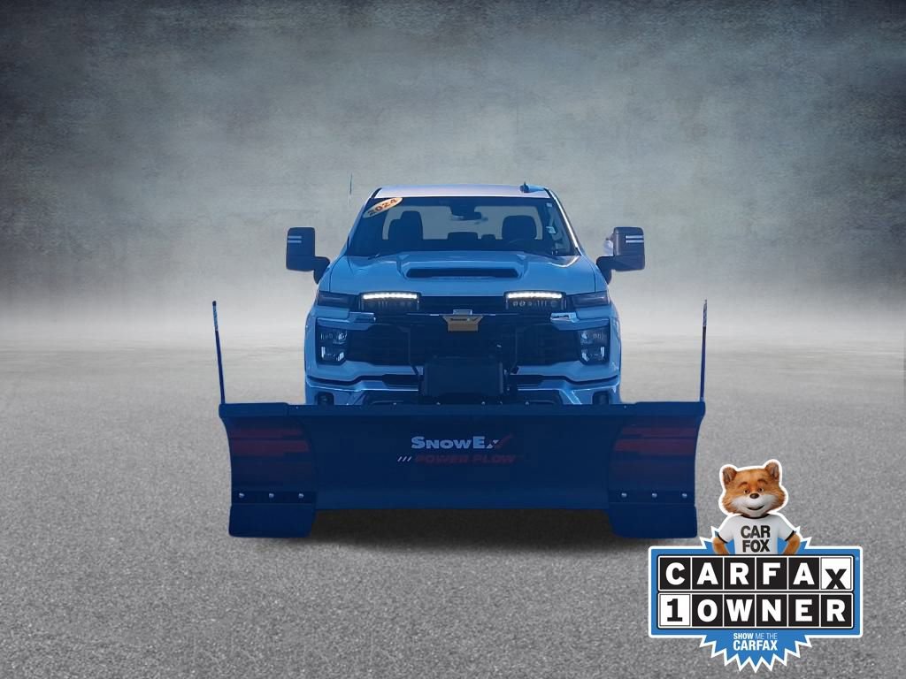 Used 2024 Chevrolet Silverado 2500 LT image 2