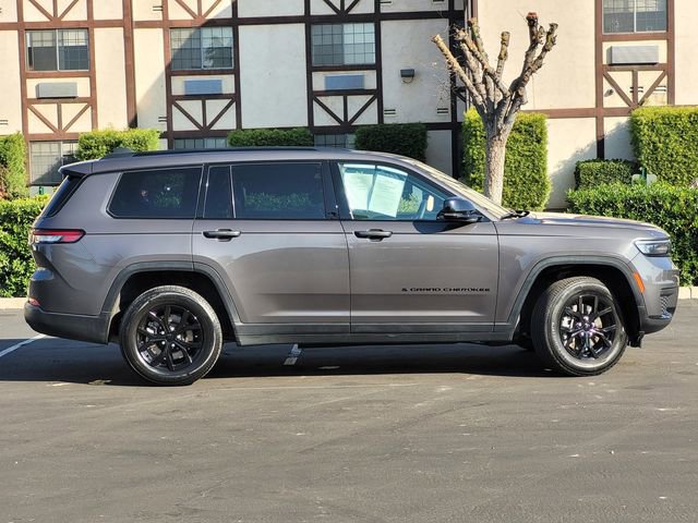 Used 2024 Jeep Grand Cherokee L Laredo image 4