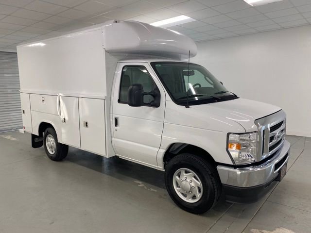 New 2025 Ford E-350 and Econoline 350 Super Duty w/ Power Equipment Group RWD image 3