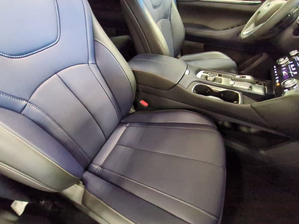 Used 2026 INFINITI QX60 Sport w/ Dark Cargo Package image 25