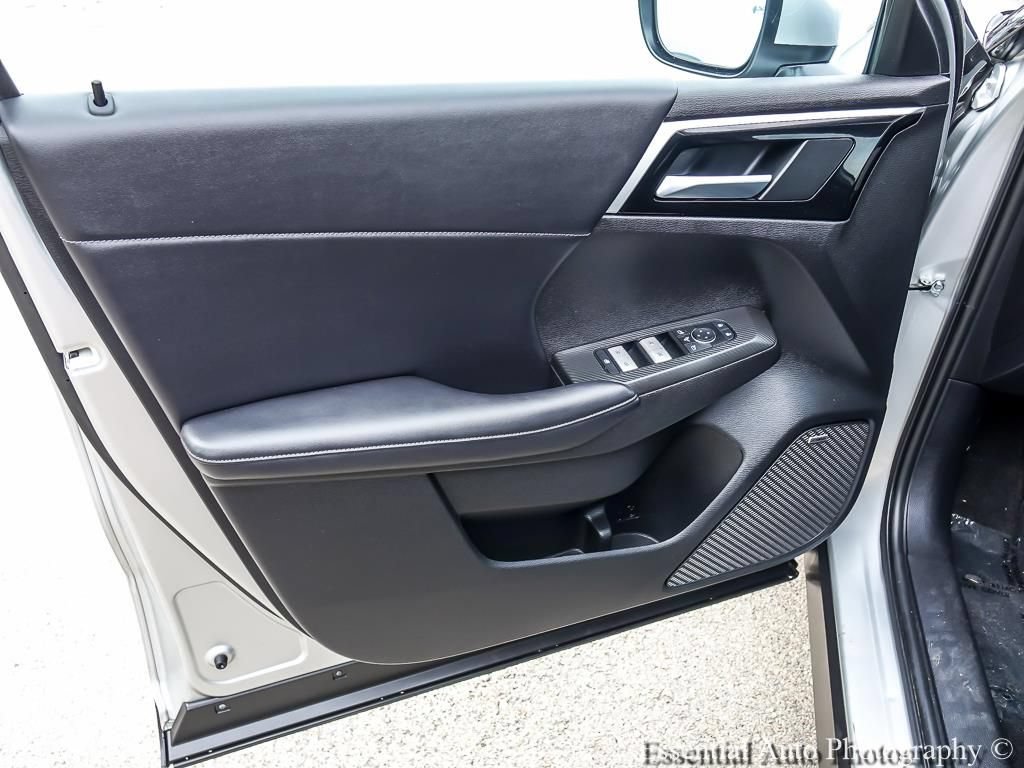 Used 2025 Mitsubishi Outlander SE AWD/4WD image 21