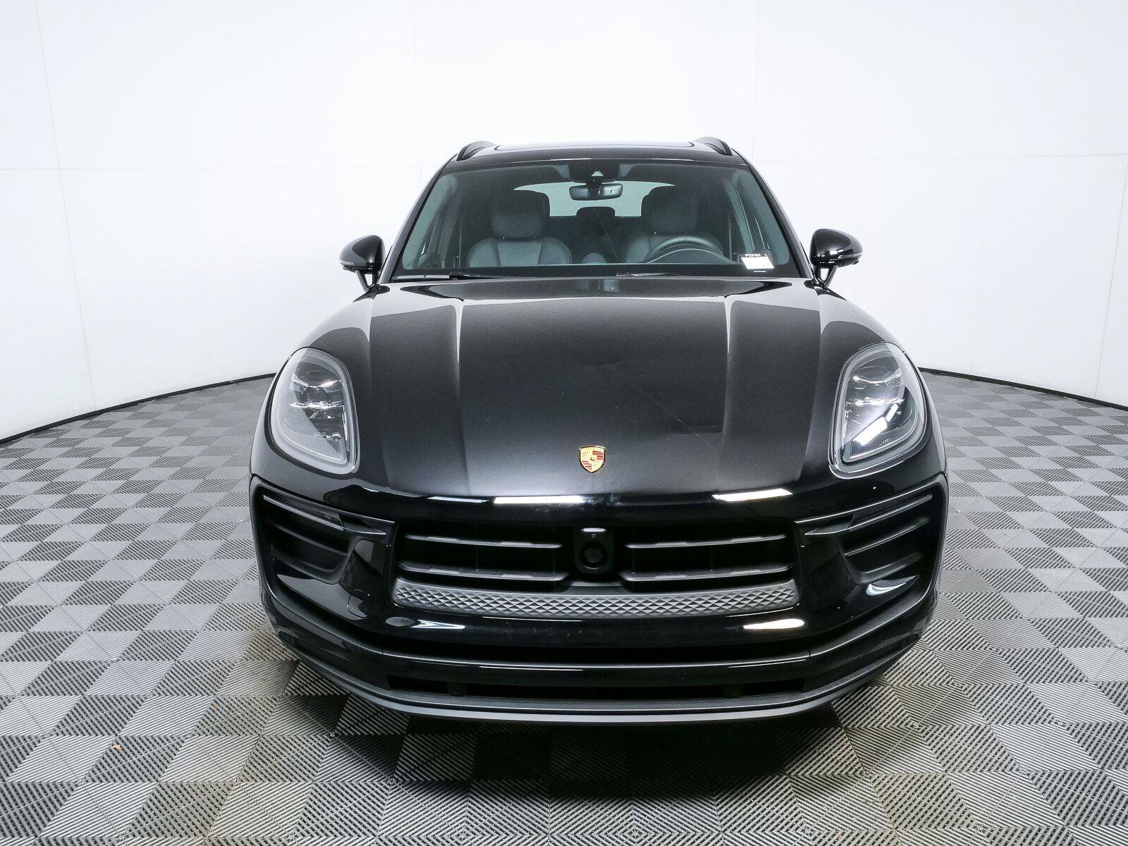 New 2026 Porsche Macan Turbo AWD/4WD image 37