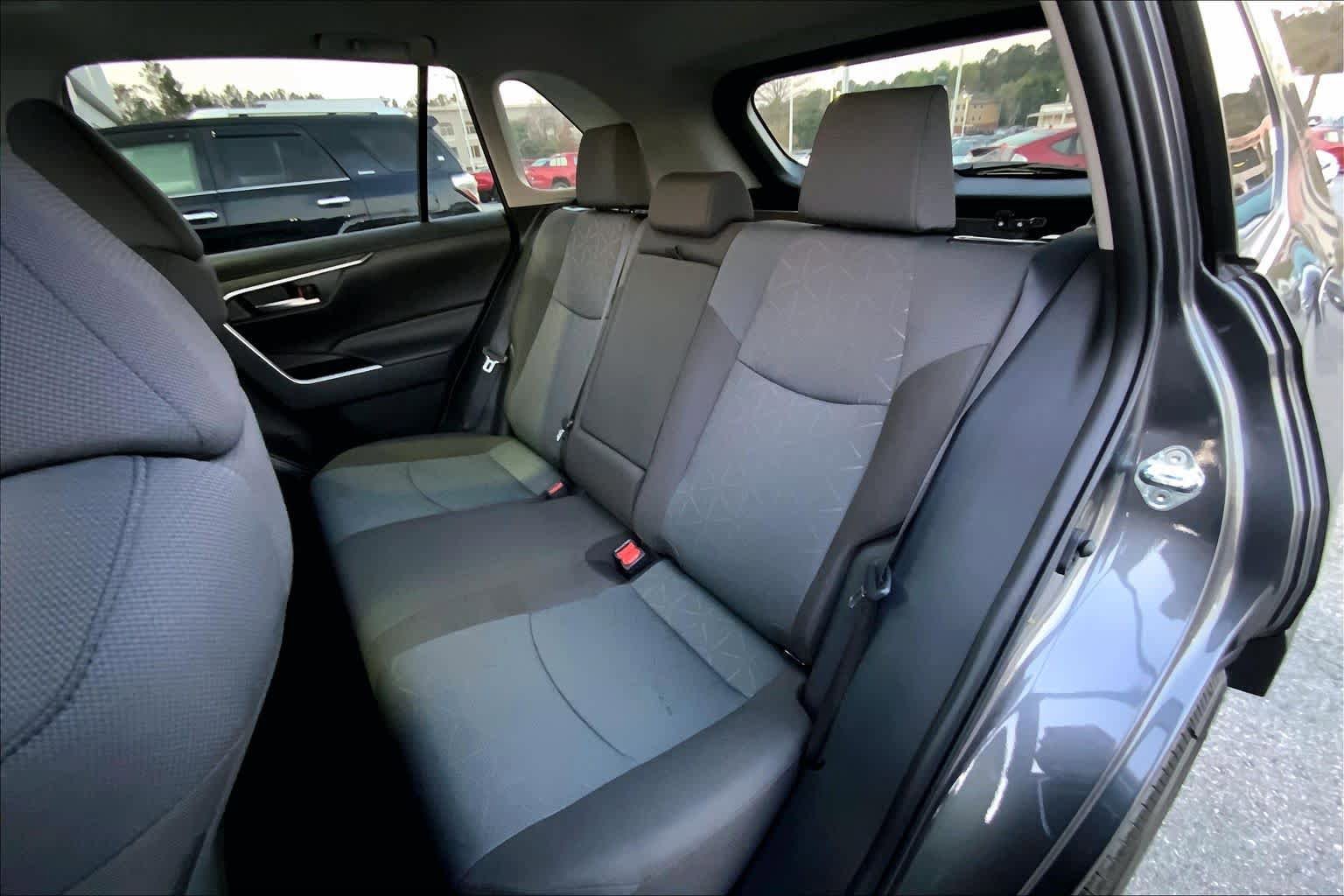 Used 2025 Toyota RAV4 XLE w/ Convenience Package image 20