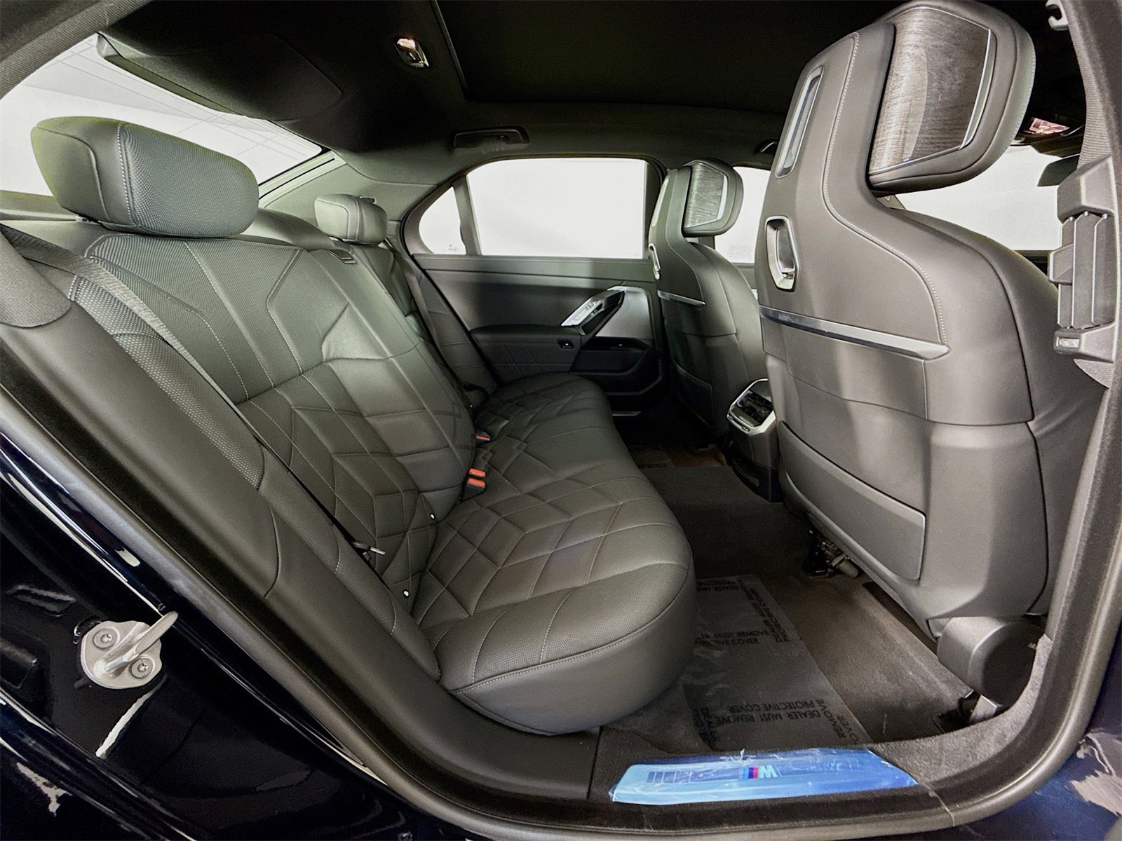 Certified 2023 BMW 760i xDrive w/ Executive Package image 29