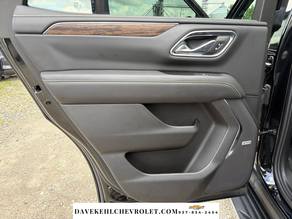 Used 2024 Chevrolet Tahoe Premier w/ Premium Package 2 AWD/4WD image 19