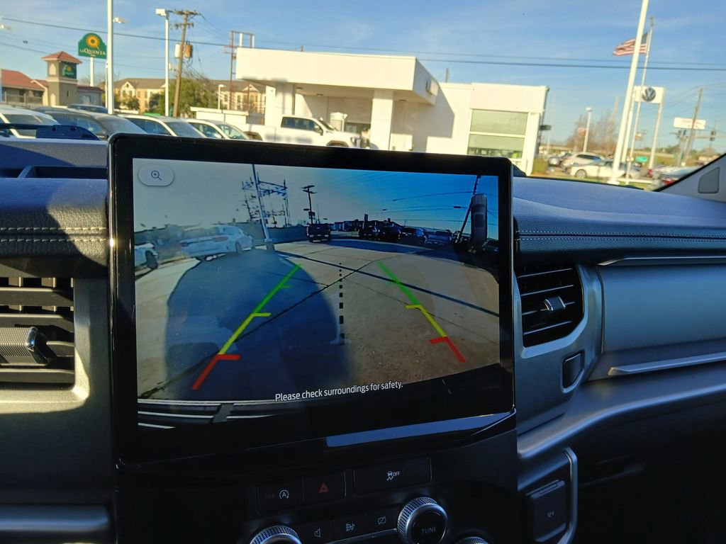 Used 2024 Ford Expedition XLT image 16