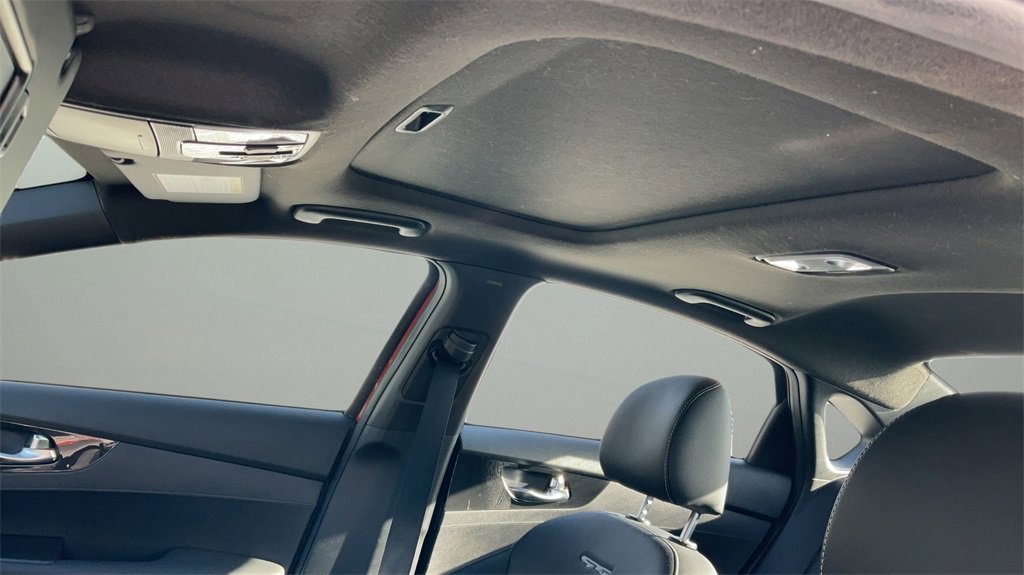 Used 2023 Kia Forte GT-Line w/ GT-Line Premium Package image 17