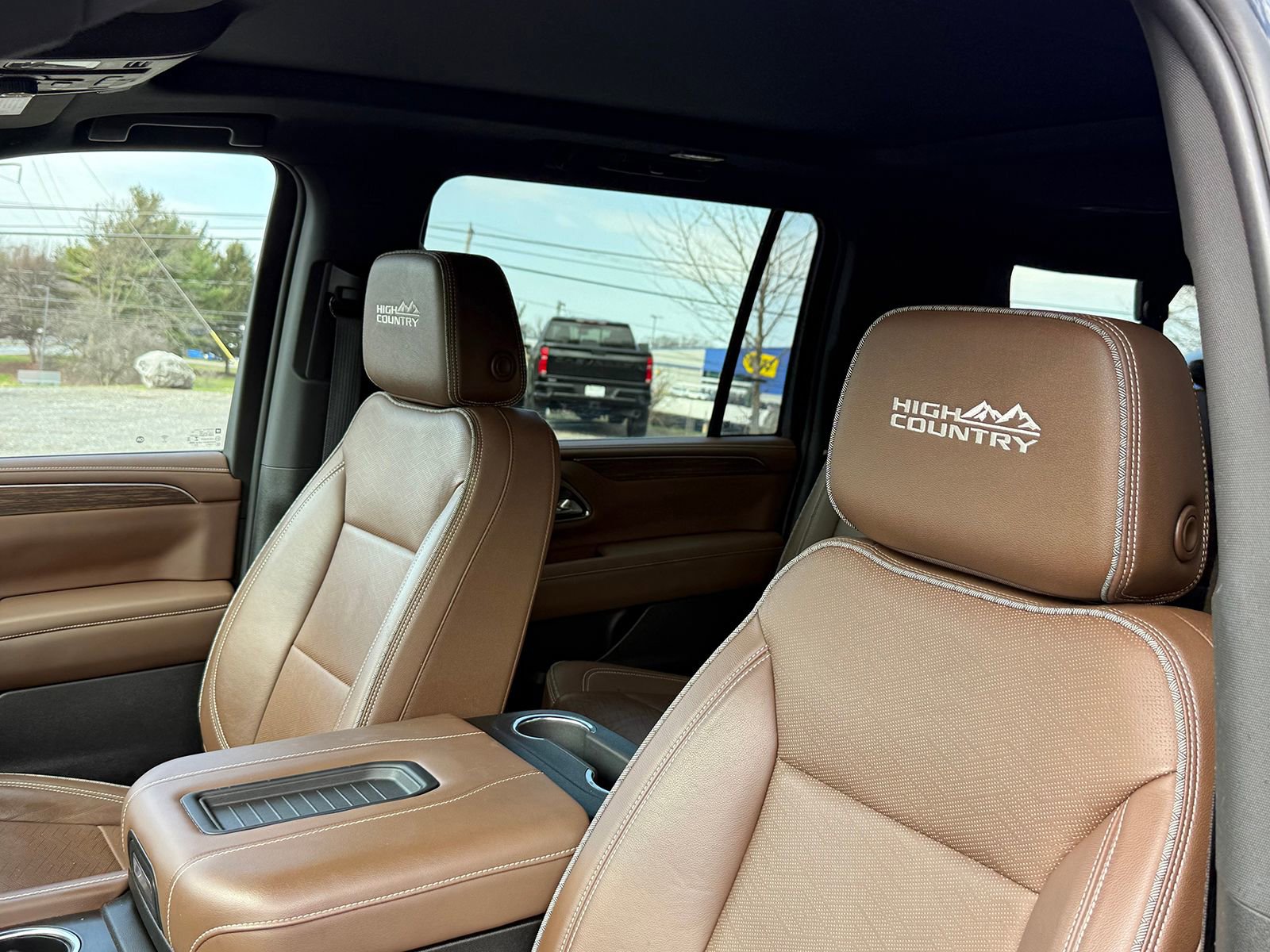 Used 2023 Chevrolet Suburban High Country image 17