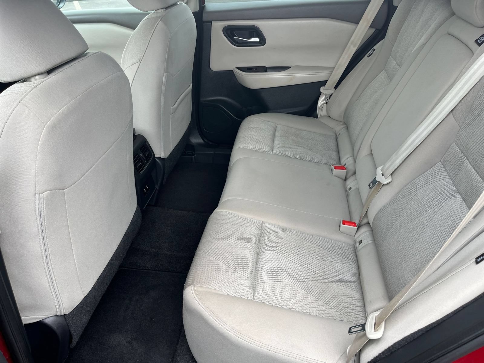 Used 2025 Nissan Rogue SV AWD/4WD image 29