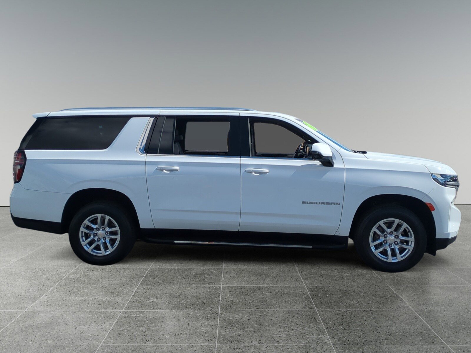 Used 2022 Chevrolet Suburban LT w/ Luxury Package AWD/4WD image 6