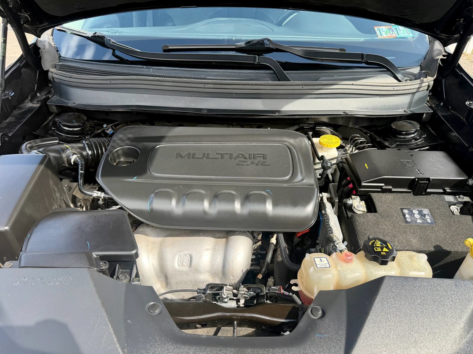 Used 2019 Jeep Cherokee Latitude Plus AWD/4WD image 19