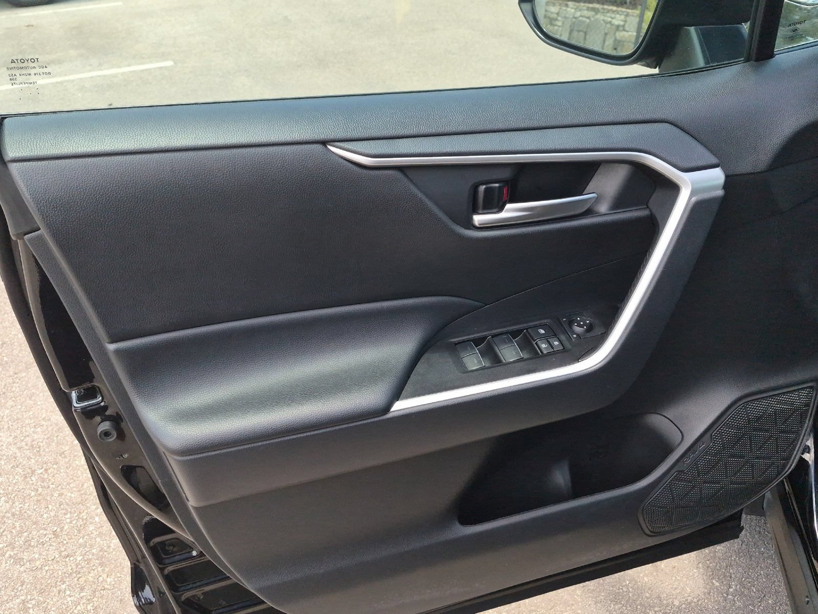 Certified 2025 Toyota RAV4 XLE AWD/4WD image 10