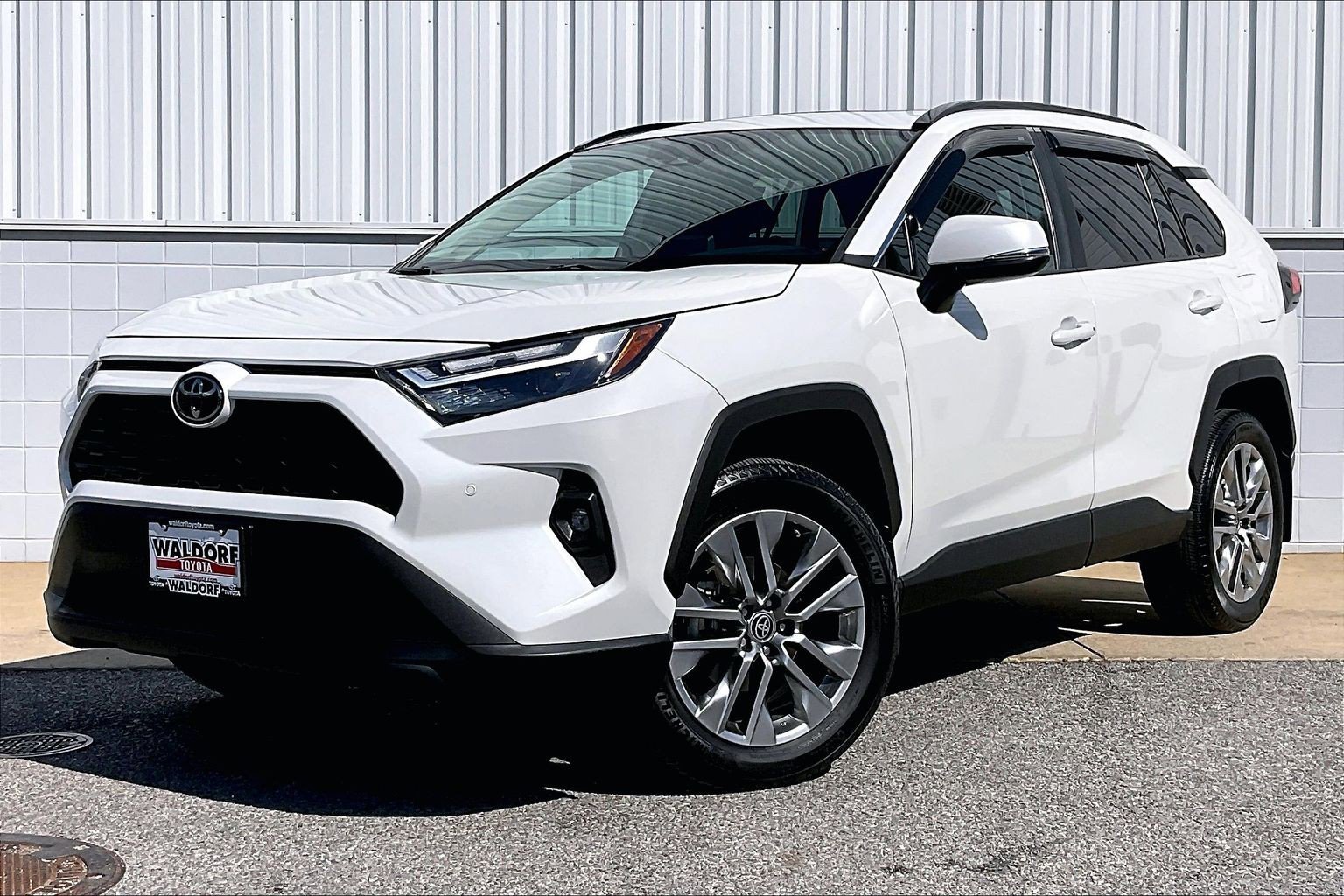 Used 2023 Toyota RAV4 XLE Premium AWD/4WD image 2