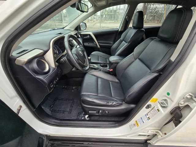 Used 2014 Toyota RAV4 Limited w/ Technology Package AWD/4WD image 9