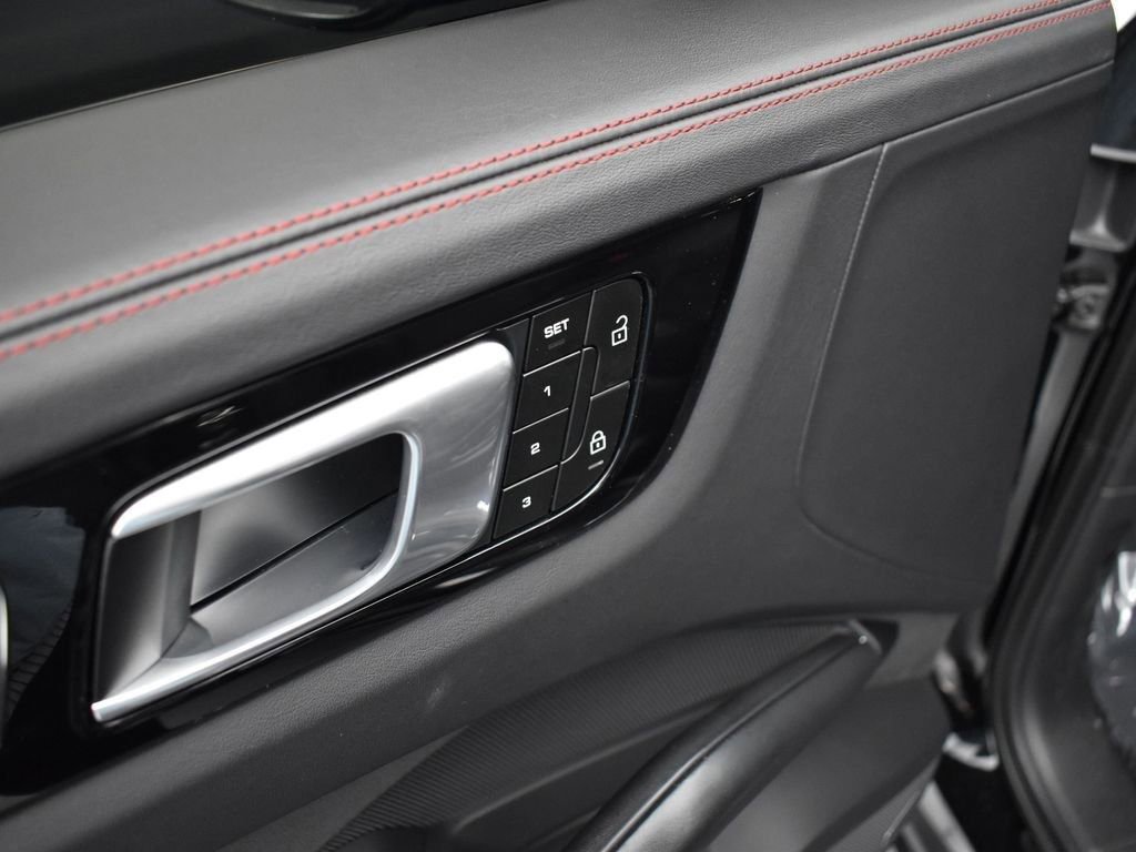 Used 2023 Porsche Cayenne GTS image 9