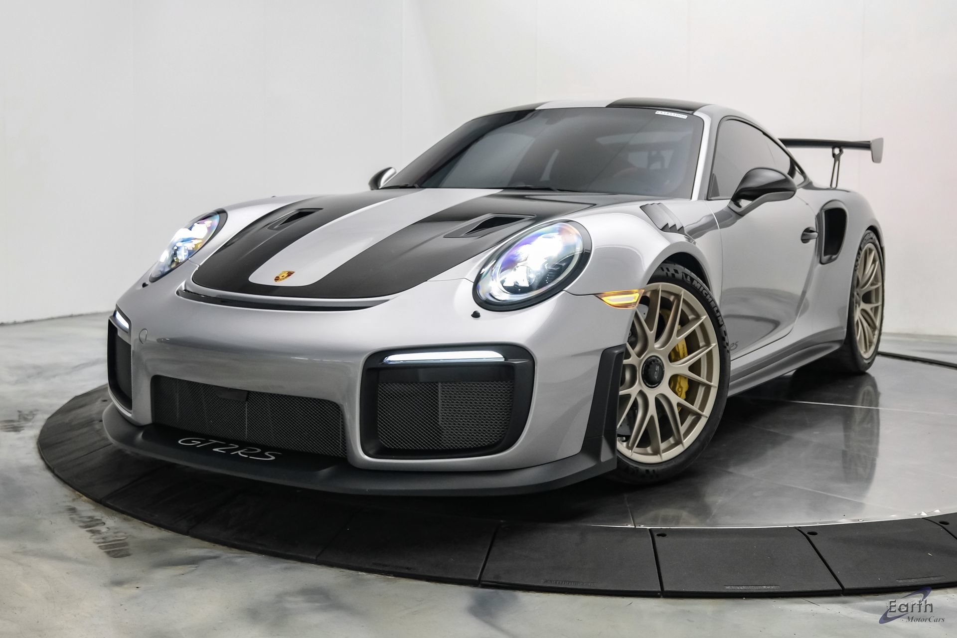Used 2018 Porsche 911 GT2 RS RWD image 5