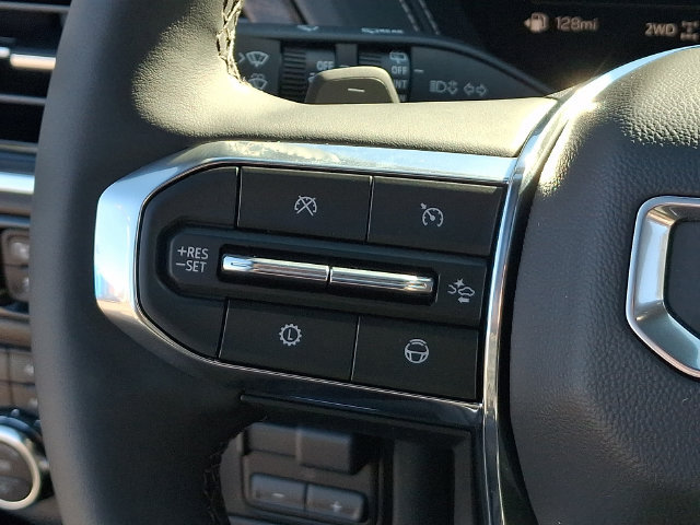 Used 2025 GMC Yukon Denali Ultimate AWD/4WD image 7