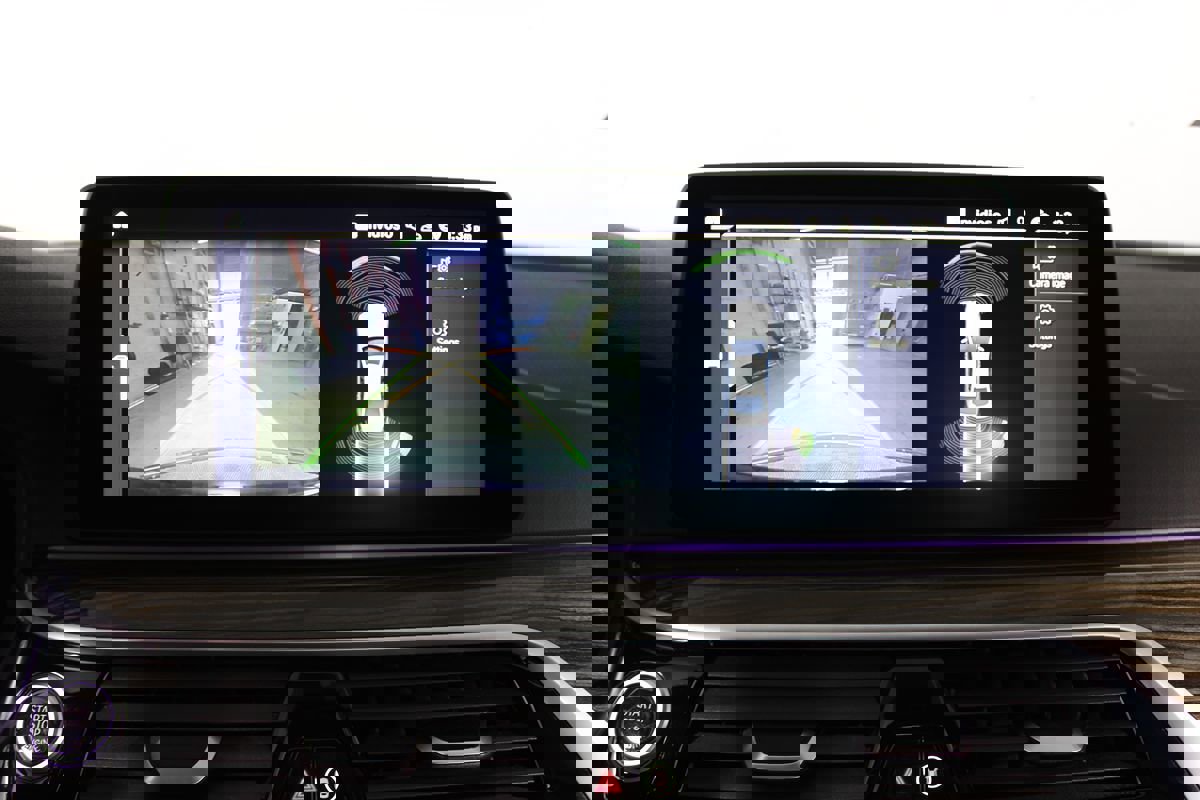 Used 2023 BMW 530e 530e w/ M Sport Package image 21